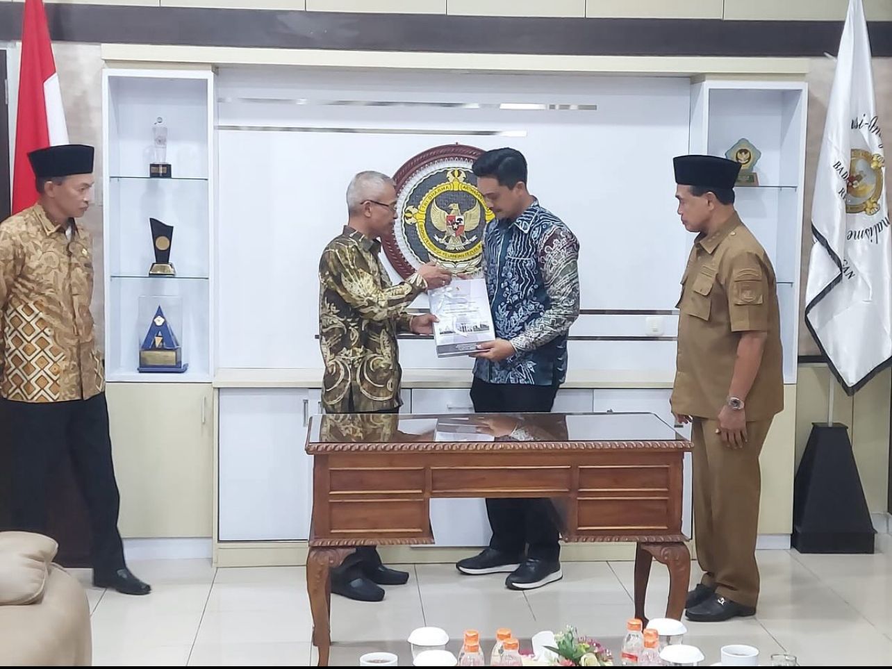 Penyerahan LHP BPK kepada Pemkab Tanah Bumbu
