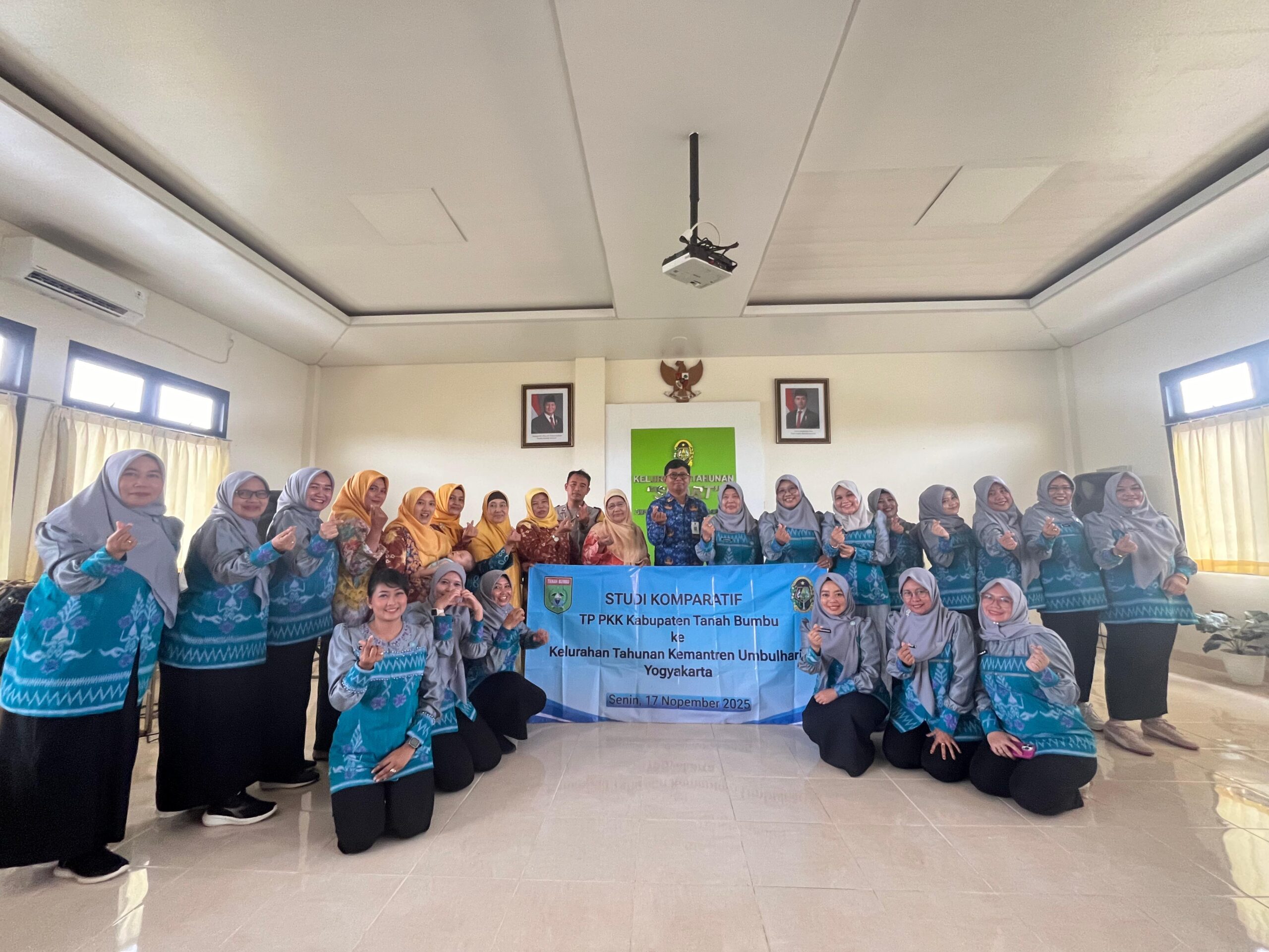 TP PKK Tanah Bumbu Kunjungi Yogyakarta, Soroti Pola Asuh dan Kerajinan Jumputan