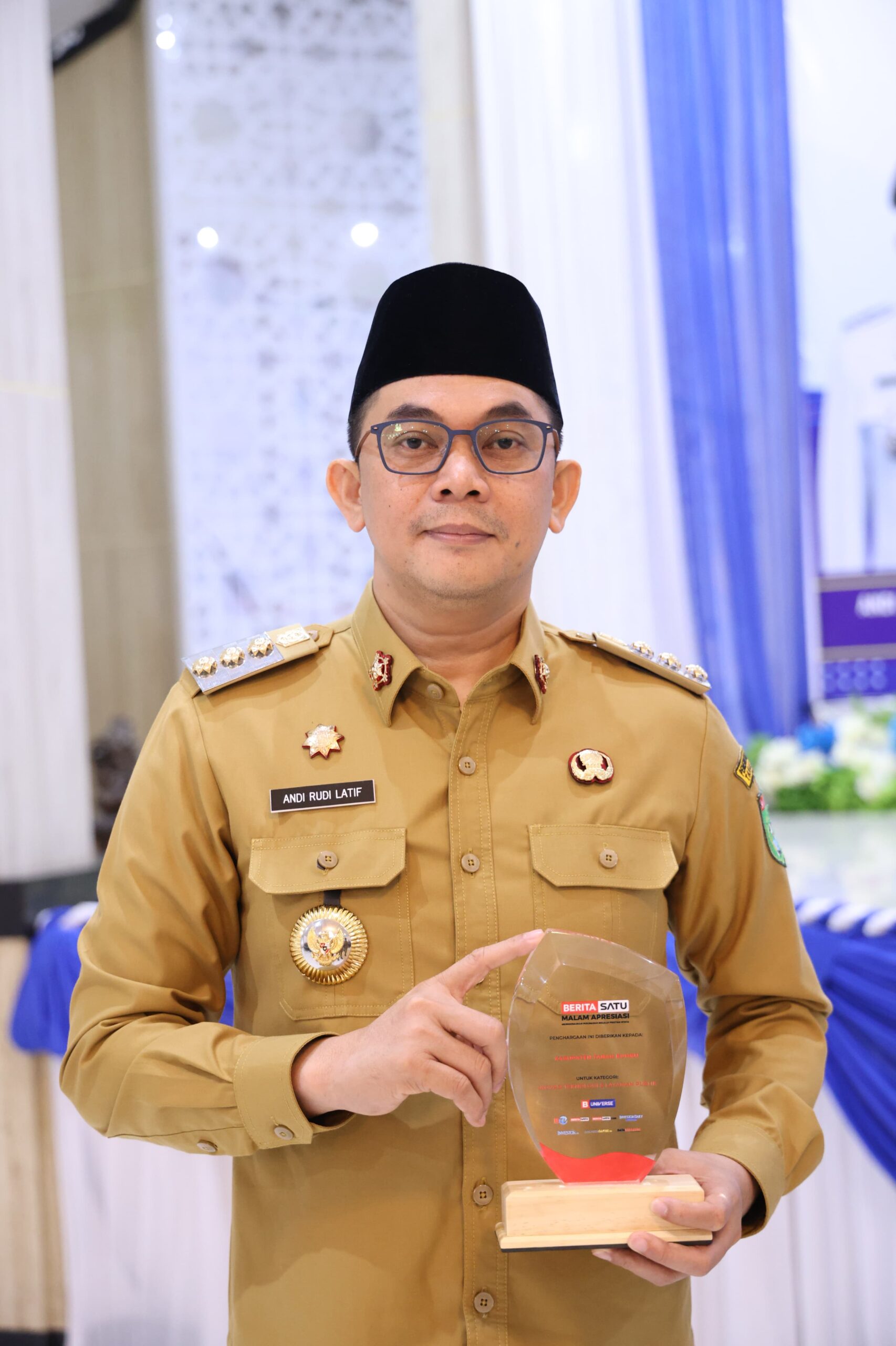 Mengukir Prestasi Nasional, Kabupaten Tanah Bumbu Sabet Apresiasi B-Universe untuk Inovasi Pemerintah